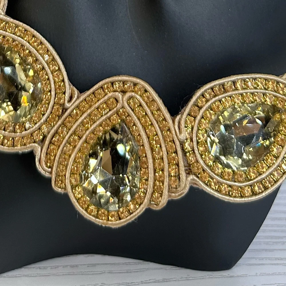 Nwt handmade stitched woven artesanal Elegant‎ Gold Statement Necklace